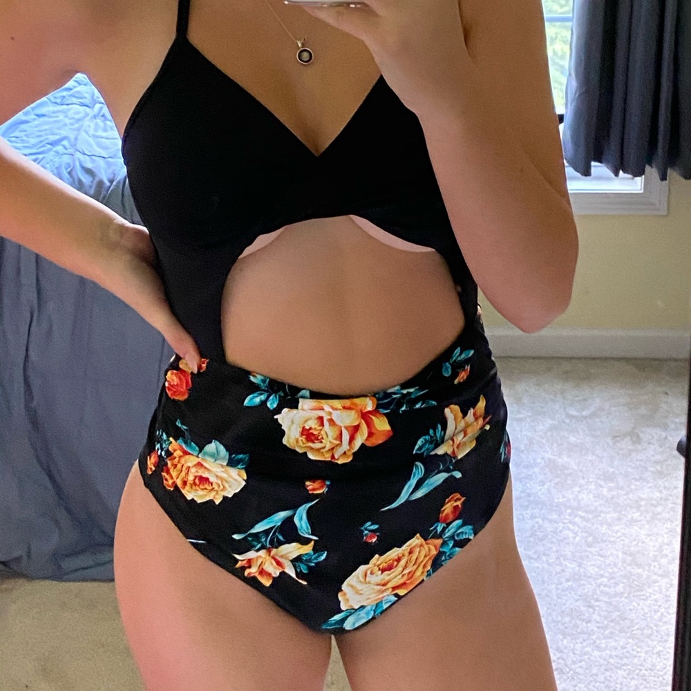 NWT Cupshe flowery one piece